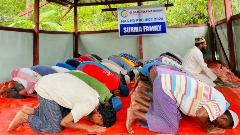 Rohingya worshippers at a new GHH masjid