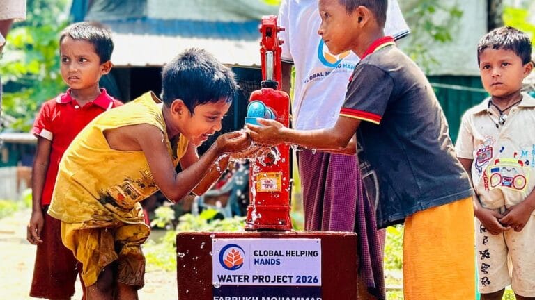 Rohingya Water Pump photo, 2 of 5