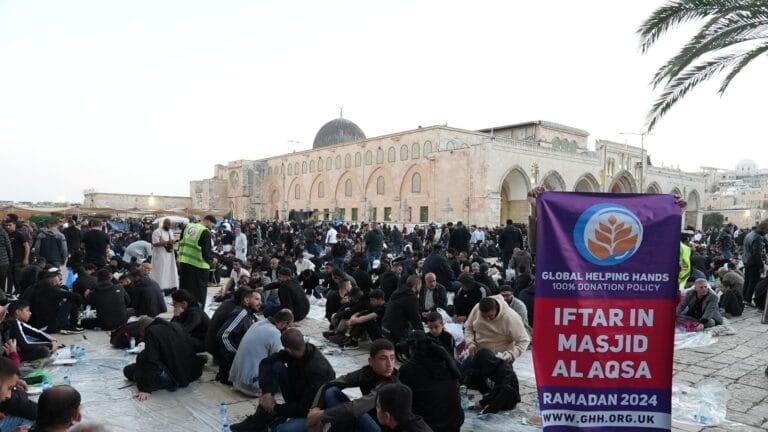 Iftar in Masjid Al Aqsa photo, 5 of 5