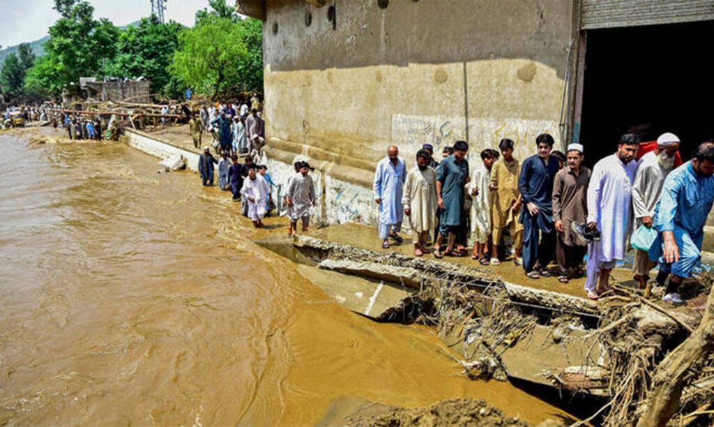 Families sheltering in temporary camps after Pakistan flood displacement